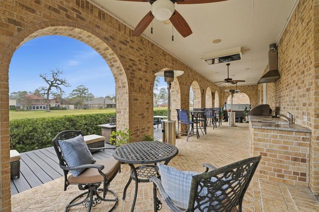 19623 Fairway Island Drive, Humble, TX 77346