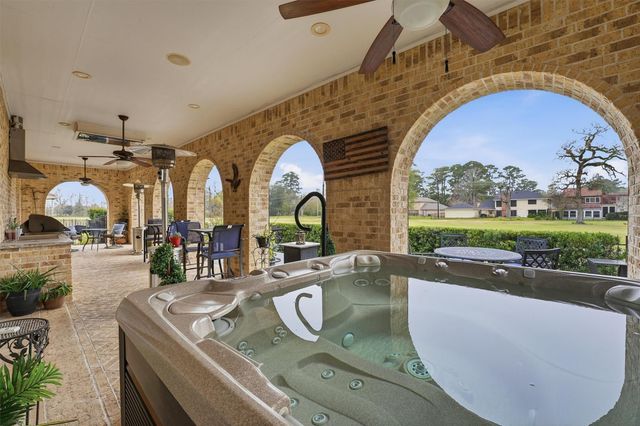 19623 Fairway Island Drive, Humble, TX 77346