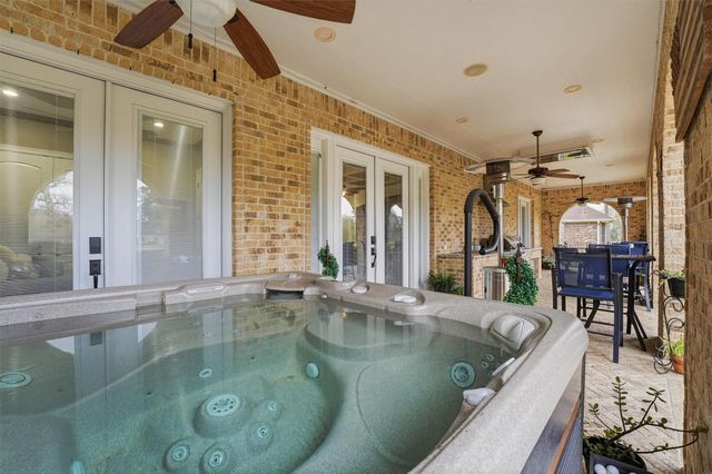 19623 Fairway Island Drive, Humble, TX 77346