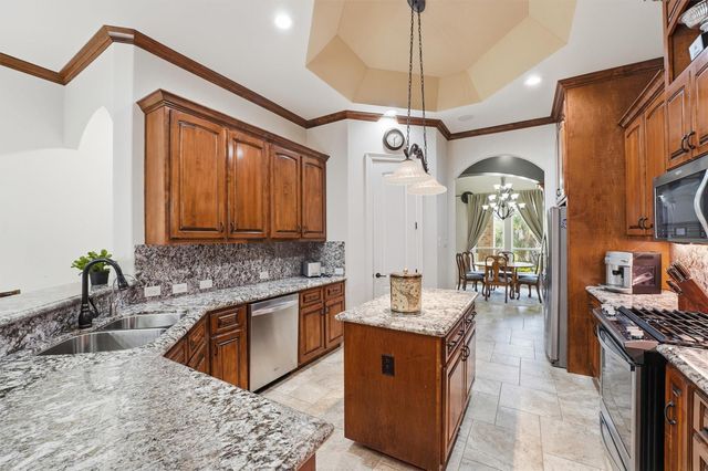 19623 Fairway Island Drive, Humble, TX 77346