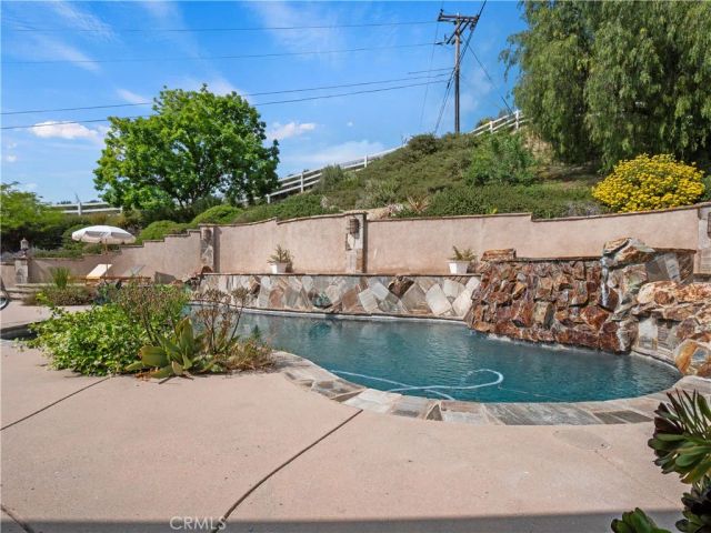 15341 Iron Canyon, Canyon Country, CA 91387