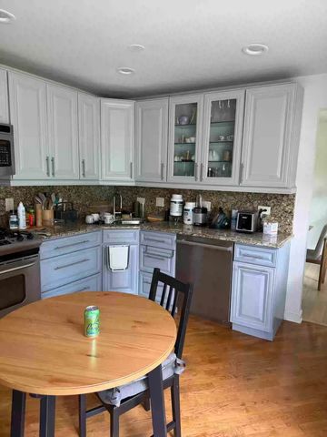 3927 Crestwood Drive, Northbrook, IL 60062