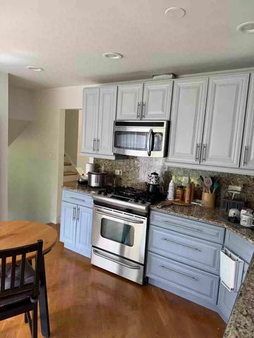 3927 Crestwood Drive, Northbrook, IL 60062
