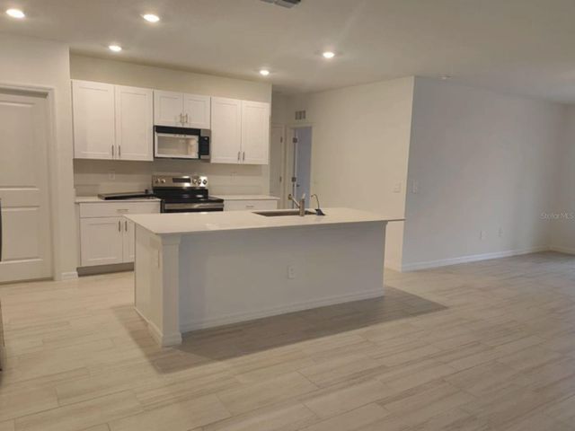 11412 RADIANT SHORE LOOP, San Antonio, FL 33576