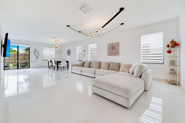 11711 SW 254th St, Homestead, FL 33032