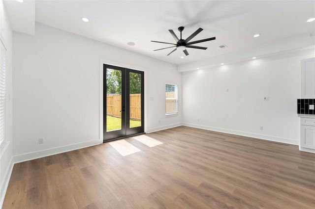 8501 Safeguard Street B, Houston, TX 77051