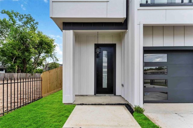8501 Safeguard Street B, Houston, TX 77051