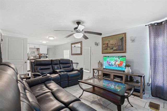911 MARJORIE AVENUE, Brandon, FL 33511