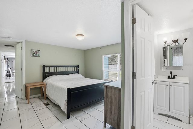 911 MARJORIE AVENUE, Brandon, FL 33511
