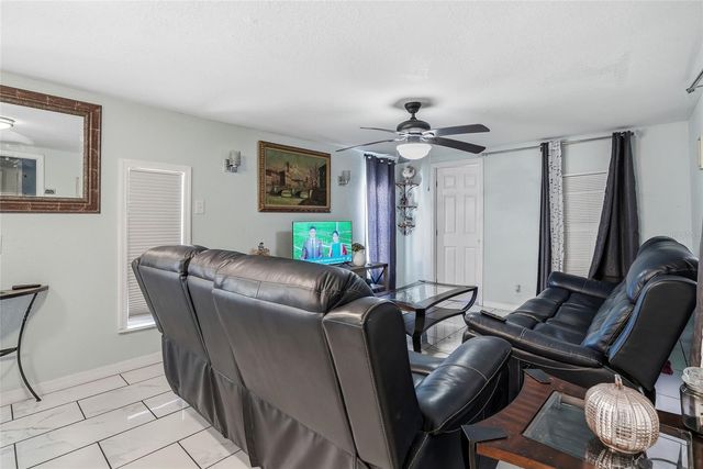 911 MARJORIE AVENUE, Brandon, FL 33511