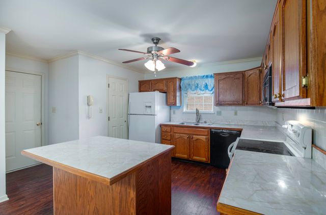 1136 Shagbark Lane, Lexington, KY 40515