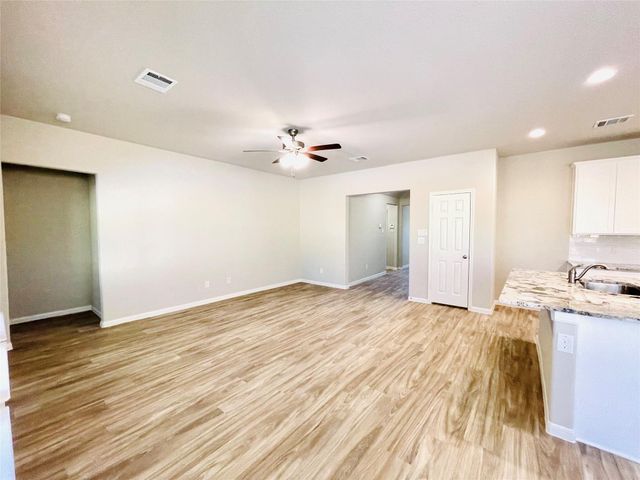 934 Golden Willow Lane, Conroe, TX 77304