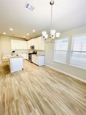 934 Golden Willow Lane, Conroe, TX 77304
