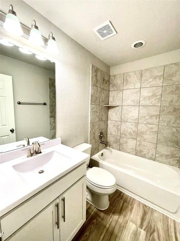 934 Golden Willow Lane, Conroe, TX 77304