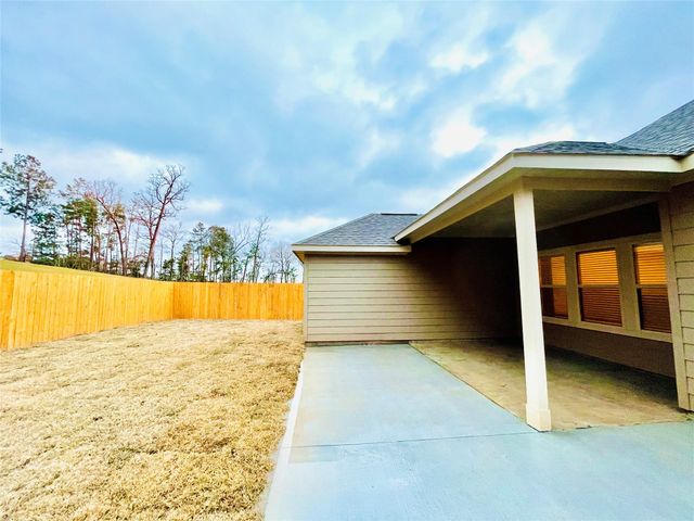 934 Golden Willow Lane, Conroe, TX 77304