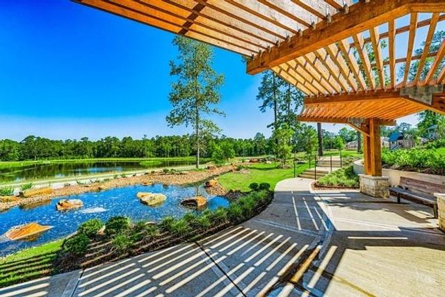 934 Golden Willow Lane, Conroe, TX 77304