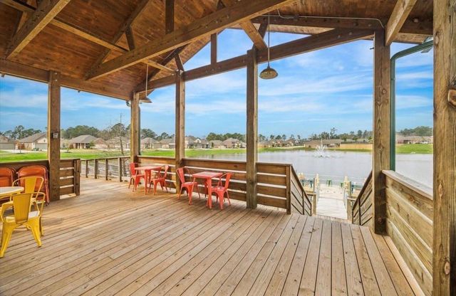 934 Golden Willow Lane, Conroe, TX 77304