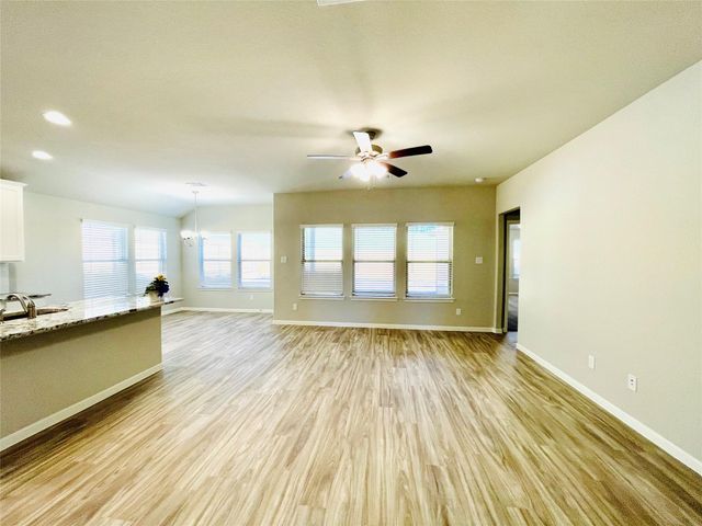 934 Golden Willow Lane, Conroe, TX 77304