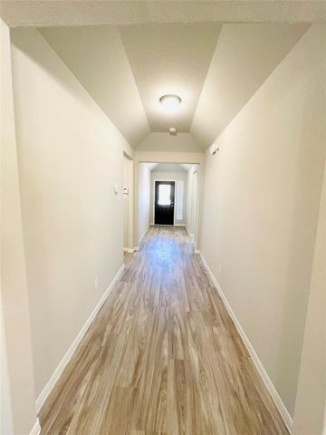 934 Golden Willow Lane, Conroe, TX 77304