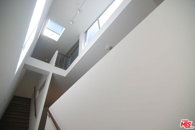 940 E 2nd Street 20, Los Angeles, CA 90012