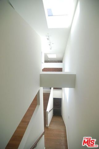 940 E 2nd Street 20, Los Angeles, CA 90012