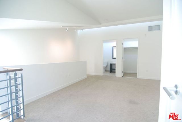 940 E 2nd Street 20, Los Angeles, CA 90012