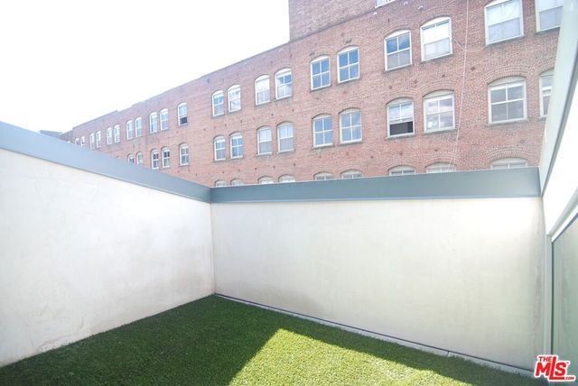 940 E 2nd Street 20, Los Angeles, CA 90012