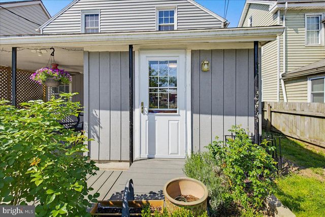 115 S MAIN ST, Manheim, PA 17545