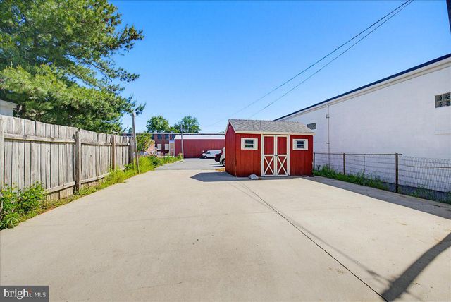 115 S MAIN ST, Manheim, PA 17545