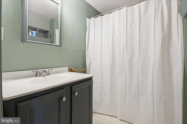 115 S MAIN ST, Manheim, PA 17545