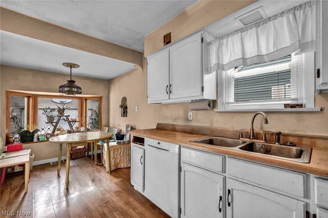 111 Forest Hill Drive, Avon Lake, OH 44012