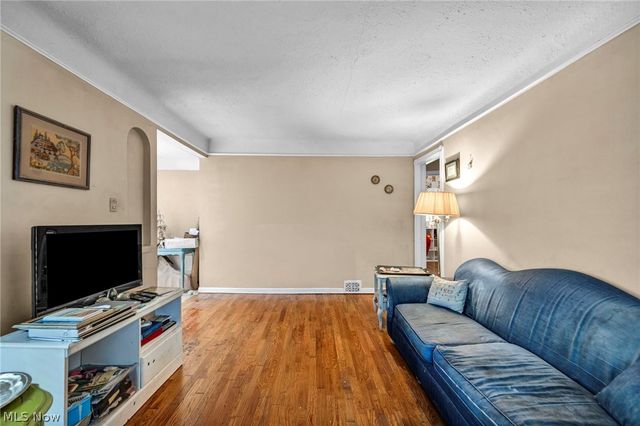 111 Forest Hill Drive, Avon Lake, OH 44012