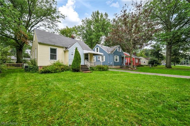 111 Forest Hill Drive, Avon Lake, OH 44012