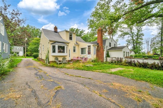 111 Forest Hill Drive, Avon Lake, OH 44012