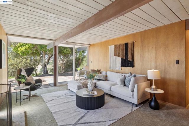 5314 Crown Ct, Castro Valley, CA 94552