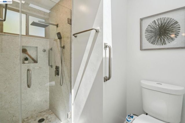 5314 Crown Ct, Castro Valley, CA 94552