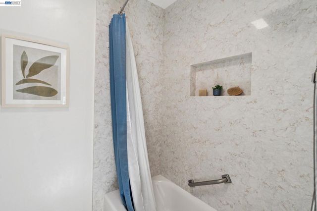 5314 Crown Ct, Castro Valley, CA 94552