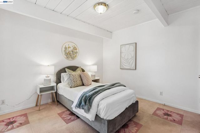 5314 Crown Ct, Castro Valley, CA 94552