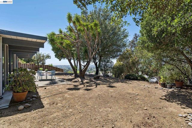 5314 Crown Ct, Castro Valley, CA 94552