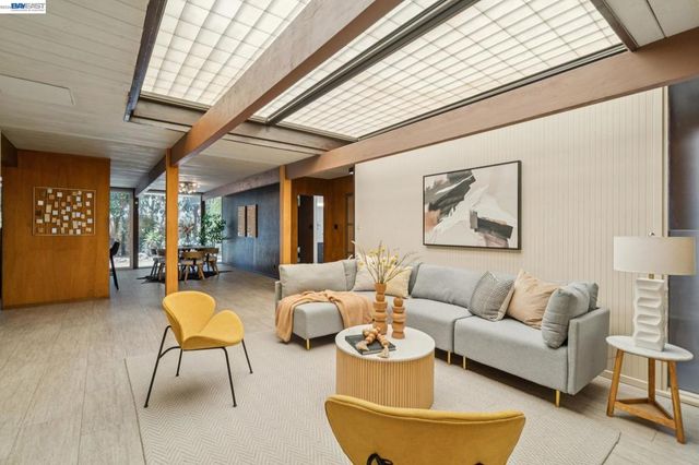 5314 Crown Ct, Castro Valley, CA 94552