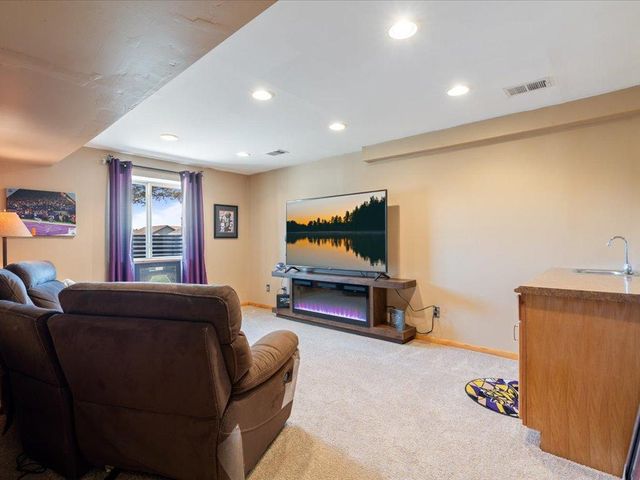 9057 3rd Avenue, Breezy Point, MN 56472