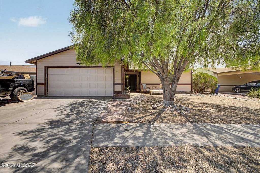 1951 W Cabernet Drive, Tucson, AZ 85746