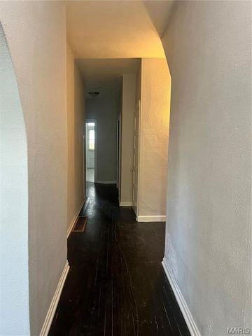 712 Dover Place 1st fl, St Louis, MO 63111