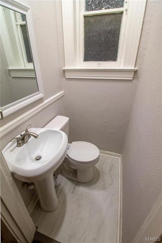 712 Dover Place 1st fl, St Louis, MO 63111