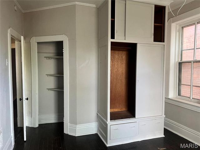 712 Dover Place 1st fl, St Louis, MO 63111