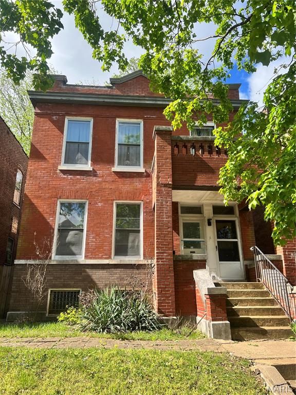 712 Dover Place 1st fl, St Louis, MO 63111