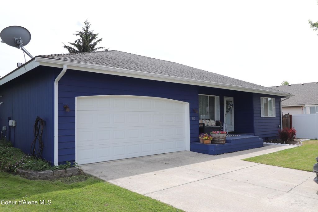 810 E 11th AVE, Post Falls, ID 83854