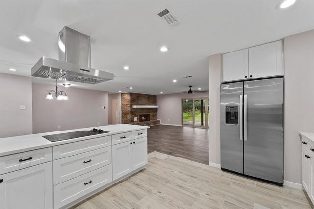 714 Golden Bear Lane, Kingwood, TX 77339