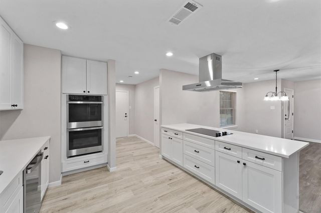 714 Golden Bear Lane, Kingwood, TX 77339