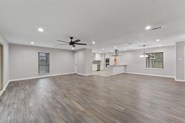 714 Golden Bear Lane, Kingwood, TX 77339